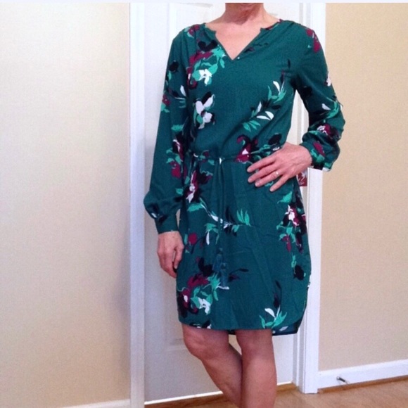 Merona Dresses & Skirts - Merona green floral print dress with tassel belt